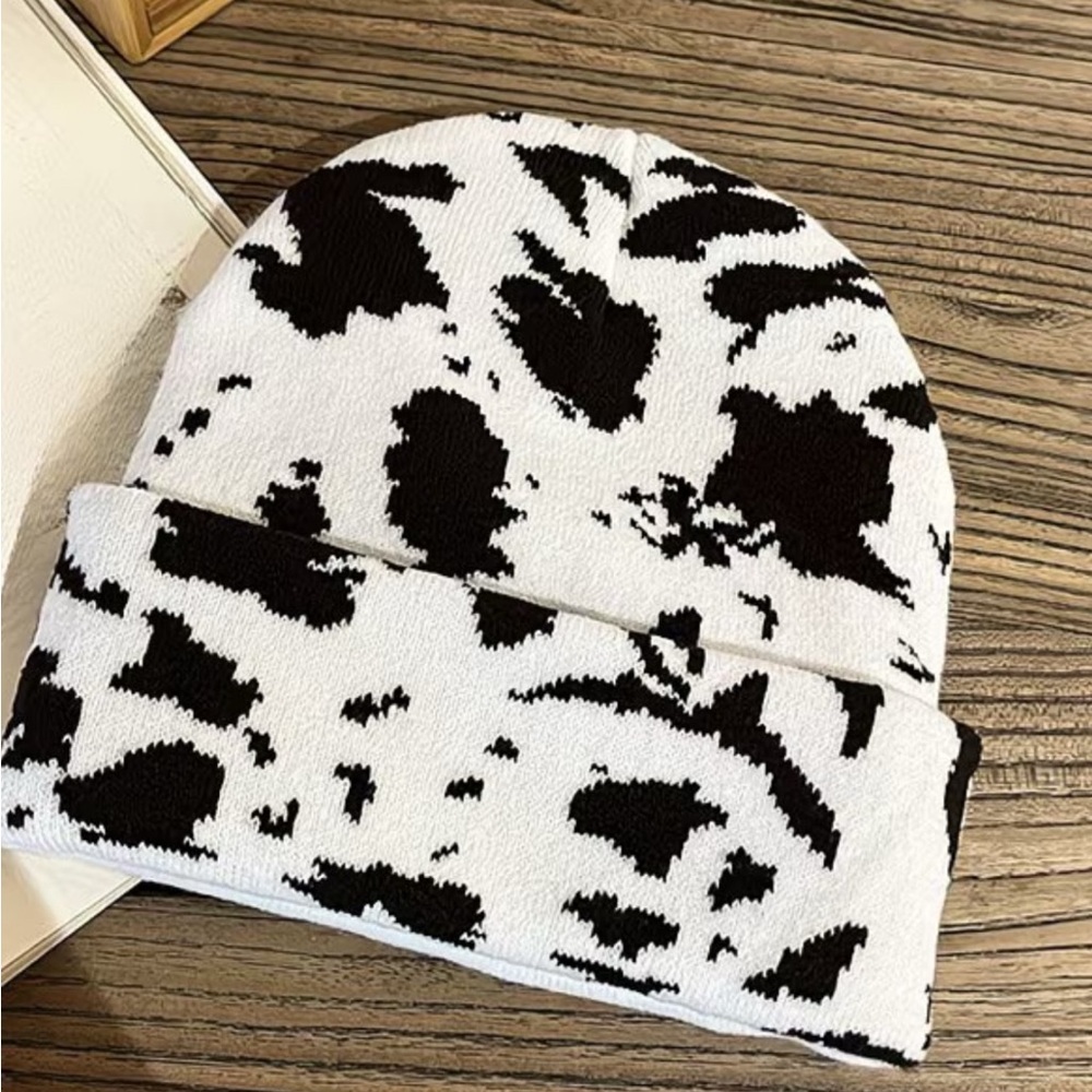 Adult Black and White Beanie